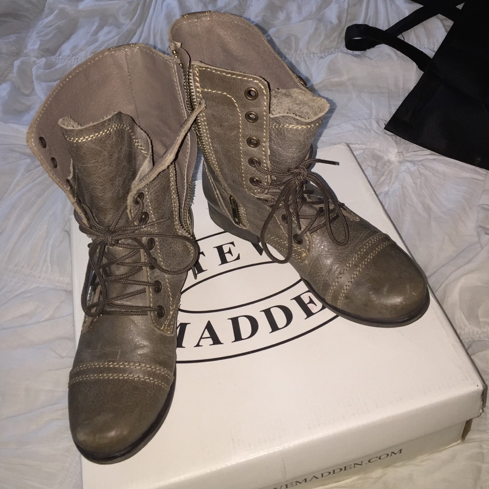 Steve Madden Grey Combat Boots - Picture 3 of 3